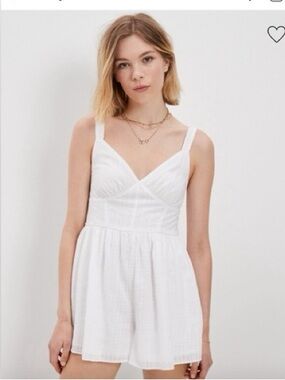 American Eagle V Neck Short Sleeve Smocked Back Romper Medium White